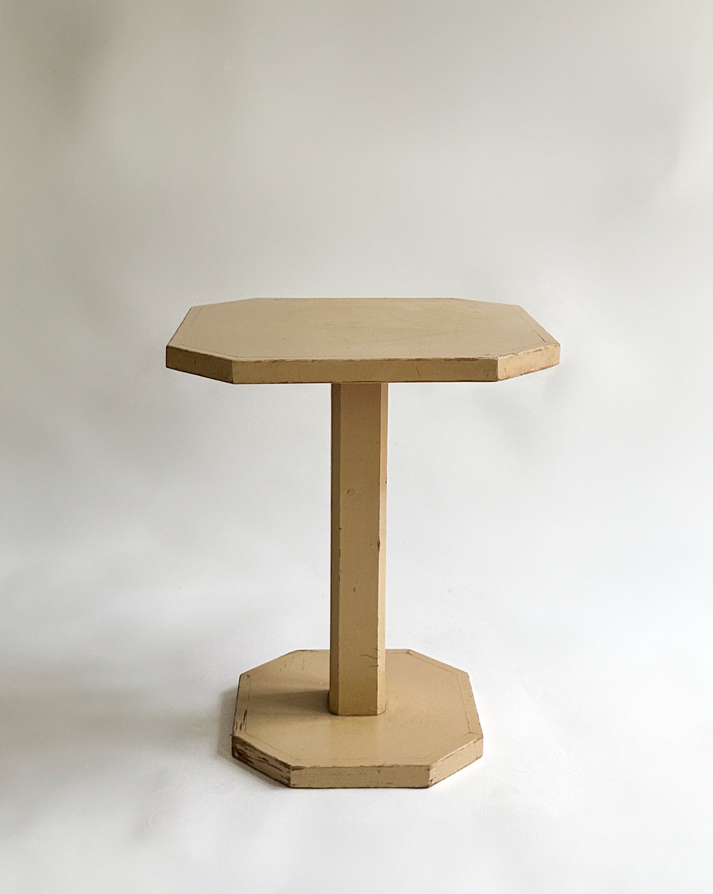 SIDE TABLE 1940S